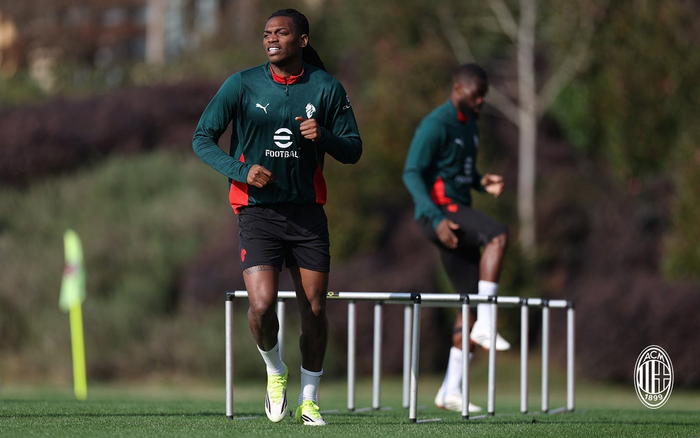 开云下载-米兰开启新一周训练备战|AC米兰|ac米兰|工作_新浪体育_新浪新闻