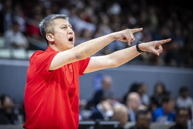 【观察】中国男篮用最血性的方式撕开黎明前的黑暗