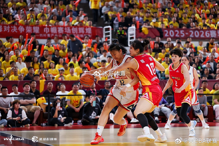 开云体育下载-绝境逆袭！四川女篮3-2险胜山西，四年三冠铸就WCBA王朝 李缘斩获FMVP|山西女篮|德怀特·霍华德|奥斯汀|王思雨|翟若云_新浪体育_新浪新闻